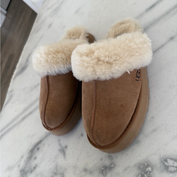 UGG Shoes - UGG Women's Brown and Cream Shearling Slippers